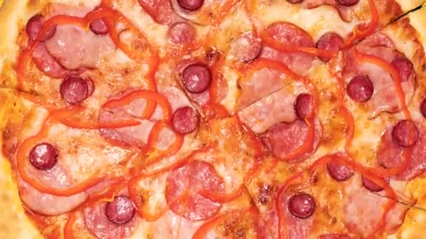 Primer Plano Deliciosa Pizza Con Queso Mozzarella Sabrosa Pizza Italiana — Vídeos de Stock