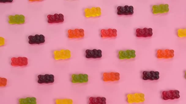 Rotierender Hintergrund Verschiedener Gelee Bonbons Bären Nahaufnahme Von Oben Hochwertiges — Stockvideo