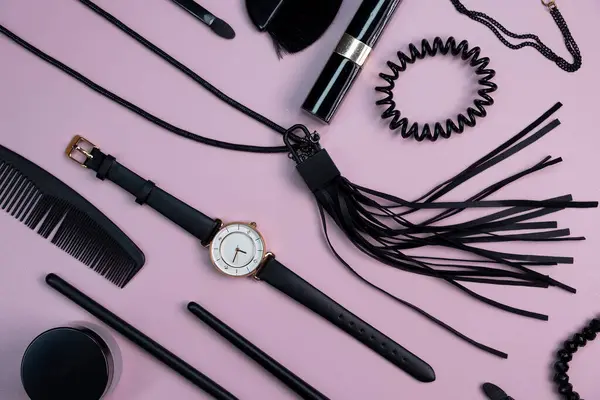 Fondo Diferentes Accesorios Moda Para Mujer Cosas Relojes Collar Pinceles Imagen De Stock