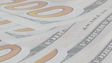  3D nakliyat, düşen dolarlar, para taşıyıcı. Başarı kavramı, bolluk, finans, para akışı, para süreci. Yüksek kalite 4k görüntü