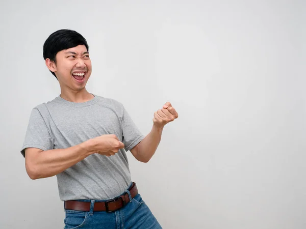 Asiático Homem Cinza Camisa Sorriso Gesto Puxar Corda Pesado Cópia — Fotografia de Stock