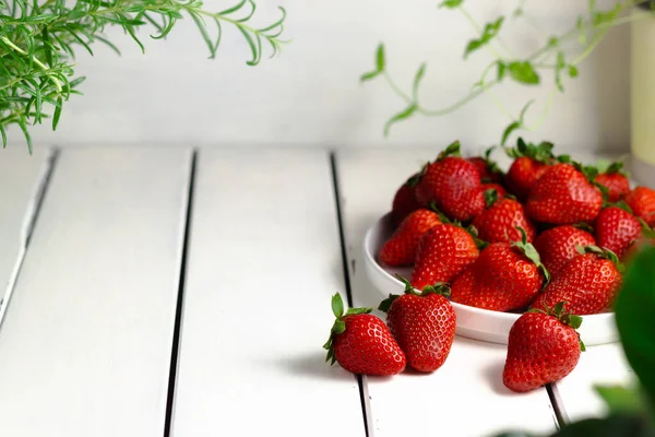 Heap Fresh Strawberries Ceramic Bowl Erbs Rustic White Wooden Background — Stock Photo, Image