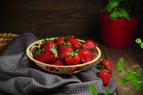 Wicker Basket Sweet Red Strawberries Dark Wooden Table Organic Seasonal — Stock Photo, Image