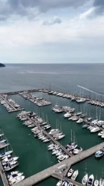 Slovenya 'daki Izola kasabası ve marinasının insansız hava aracı görüntüleri
