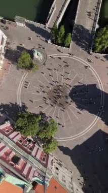 Slovenya, Ljubljana 'daki Preseren Meydanı' nın hava görüntüsü İHA ile çekildi