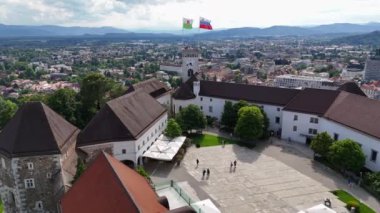 Slovenya 'daki Ljubljana Kalesi' nin havadan görüntüsü insansız hava aracı ile çekildi