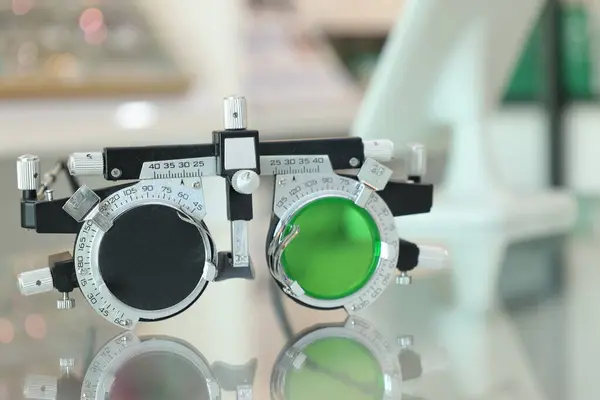 Hälften Receptbelagda Glasögon För Hög Myopi Eyesight Mätning Instrument Synvård — Stockfoto