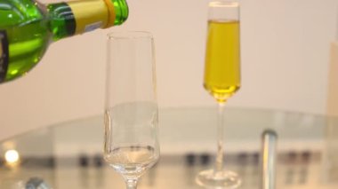 Şampanyaya yakın çekim 