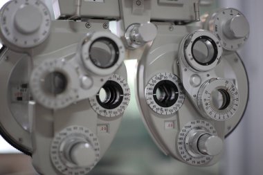 Phoropter göz testi, hastanelerdeki hastalar için göz ölçüm ekipmanı, göz muayenesi Phoropter kırıcı. 