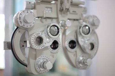Phoropter göz testi, hastanelerdeki hastalar için göz ölçüm ekipmanı, göz muayenesi Phoropter kırıcı. 