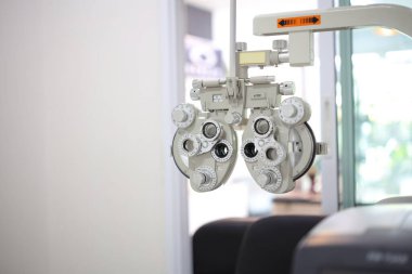Phoropter göz testi, hastanelerdeki hastalar için göz ölçüm ekipmanı, göz muayenesi Phoropter kırıcı. 