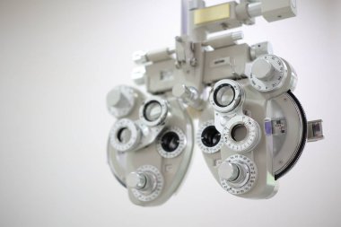 Phoropter göz testi, hastanelerdeki hastalar için göz ölçüm ekipmanı, göz muayenesi Phoropter kırıcı. 