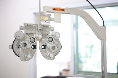 Phoropter göz testi, hastanelerdeki hastalar için göz ölçüm ekipmanı, göz muayenesi Phoropter kırıcı. 