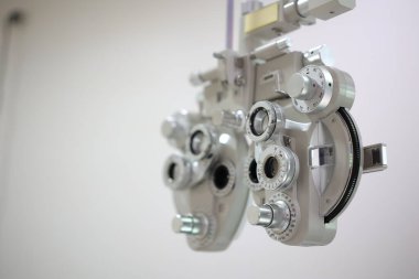 Phoropter göz testi, hastanelerdeki hastalar için göz ölçüm ekipmanı, göz muayenesi Phoropter kırıcı. 