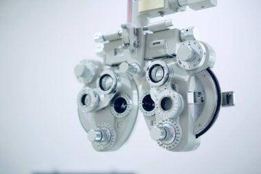 Phoropter göz testi, hastanelerdeki hastalar için göz ölçüm ekipmanı, göz muayenesi Phoropter kırıcı. 