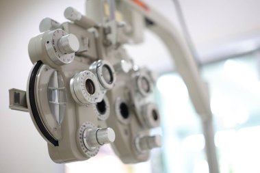 Phoropter göz testi, hastanelerdeki hastalar için göz ölçüm ekipmanı, göz muayenesi Phoropter kırıcı. 