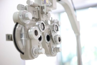 Phoropter göz testi, hastanelerdeki hastalar için göz ölçüm ekipmanı, göz muayenesi Phoropter kırıcı. 