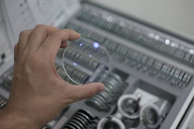 Mercek gözlüğü, gözlük lens, cam gözlük. 