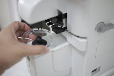 Mercek gözlüğü, gözlük lens, cam gözlük. 