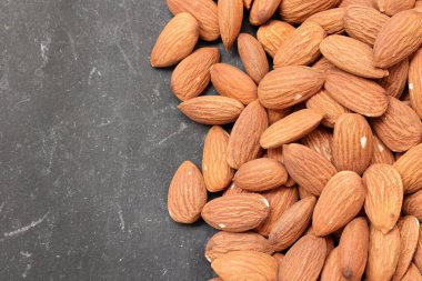 Badem fıstığı tohumlarının üst görünümü 