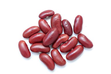 Beyaz arkaplanda kırmızı fasulye, beyaz arkaplanda kırmızı fasulye. 