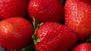 Çilek meyvesi, olgun çilek. 