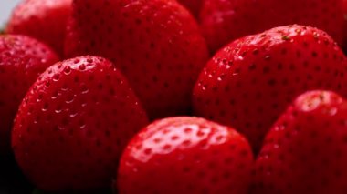 Çilek meyvesi, olgun çilek. 