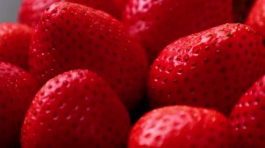 Çilek meyvesi, olgun çilek. 