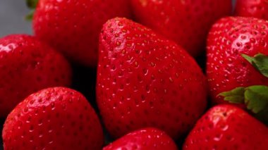 Çilek meyvesi, olgun çilek. 