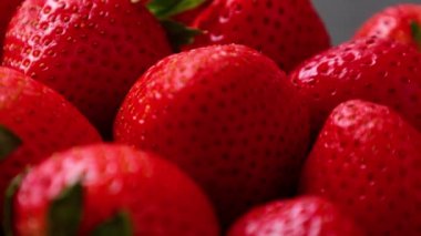 Çilek meyvesi, olgun çilek. 