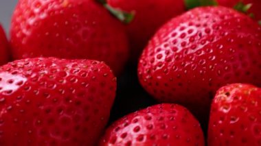 Çilek meyvesi, olgun çilek. 