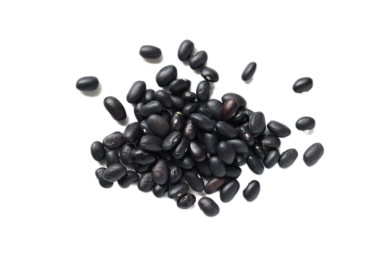Siyah fasulye tohumları beyaz arkaplanda izole 