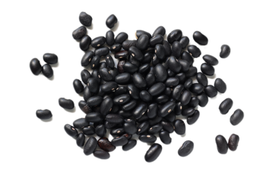 Siyah fasulye tohumları beyaz arkaplanda izole 