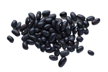 Siyah fasulye tohumları beyaz arkaplanda izole 