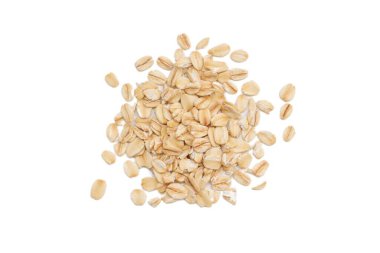 Beyaz arka planda yulaf ezmesi manzarası, yulaf ezmesi kahvaltısı. 