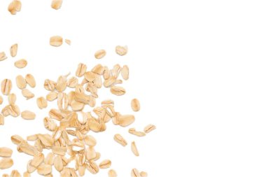 Beyaz arka planda yulaf ezmesi manzarası, yulaf ezmesi kahvaltısı. 