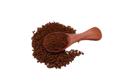 Kahverengi kahve beyaz arka planda izole edilir 