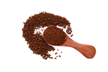 Kahverengi kahve beyaz arka planda izole edilir 