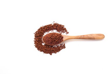 Beyaz arka planda izole kahve, iyi pişmiş kahve, kahve tozu.,