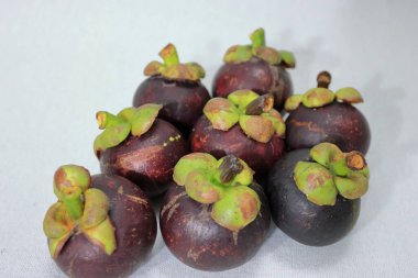 Lezzetli çekirdekli mor mangosteen meyvesi. Kanser önleme meyveleri