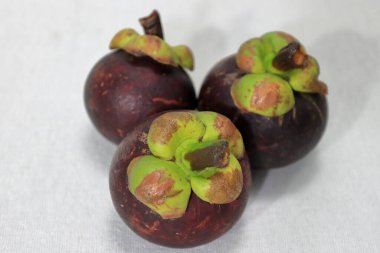 Lezzetli çekirdekli mor mangosteen meyvesi. Kanser önleme meyveleri