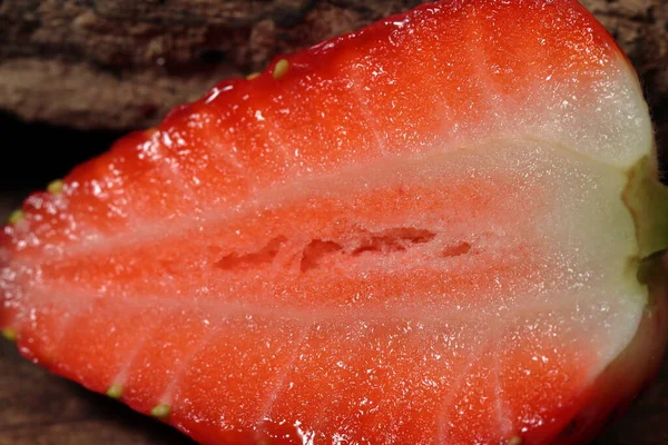 Tatlı kırmızı çilek. Makro fotoğrafı kapat.