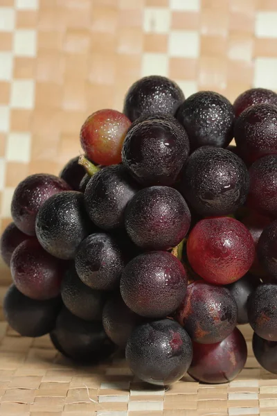 Raisins Sur Fond Bois Mauvais Cholestérol Prévention Fruits Sains Fruits — Photo