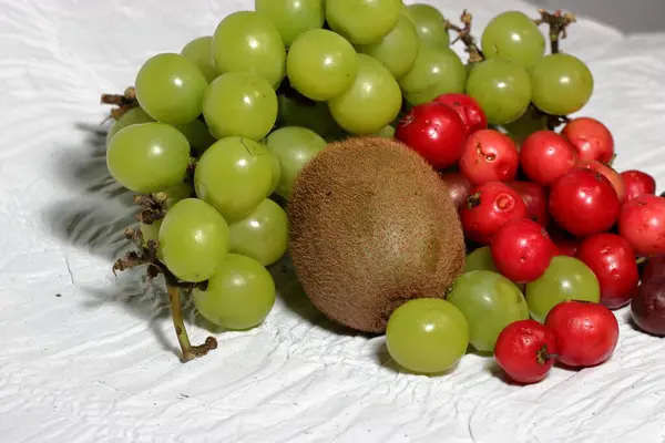 Sağlıklı Meyveler Beyaz Arkaplanda Olgun Meyve Koleksiyonu — Stok fotoğraf
