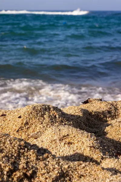 dalgalar deniz kum üzerinde