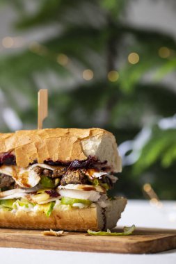 Noel hindisinin artıklarıyla boks günü sandiviçi.