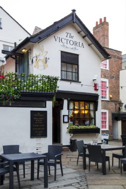 Chester, Birleşik Krallık - 30 Kasım 2022: Noel ışıkları eski Chester kasabasını süsledi