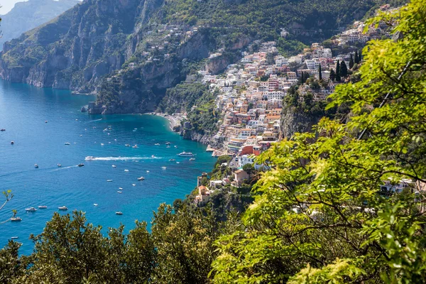 POSITANO, İtalya - 28 Nisan 2023: Positano, Amalfi Sahili Antik Köyü, İtalya.