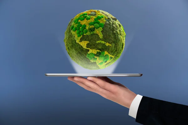 Homem Tem Tablet Digital Acima Deste Planeta Verde Terra Símbolo — Fotografia de Stock
