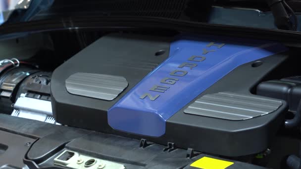Yakıt Deposunun Kaputunu Kapağında Hydrogen Yazan Motor — Stok video